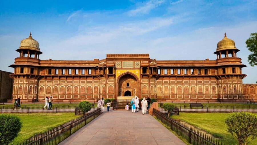 Agra Fort: Guided UNESCO Heritage Walking Tour - Mughal courts: how Diwan-i-Am and Diwan-i-Khas change the story