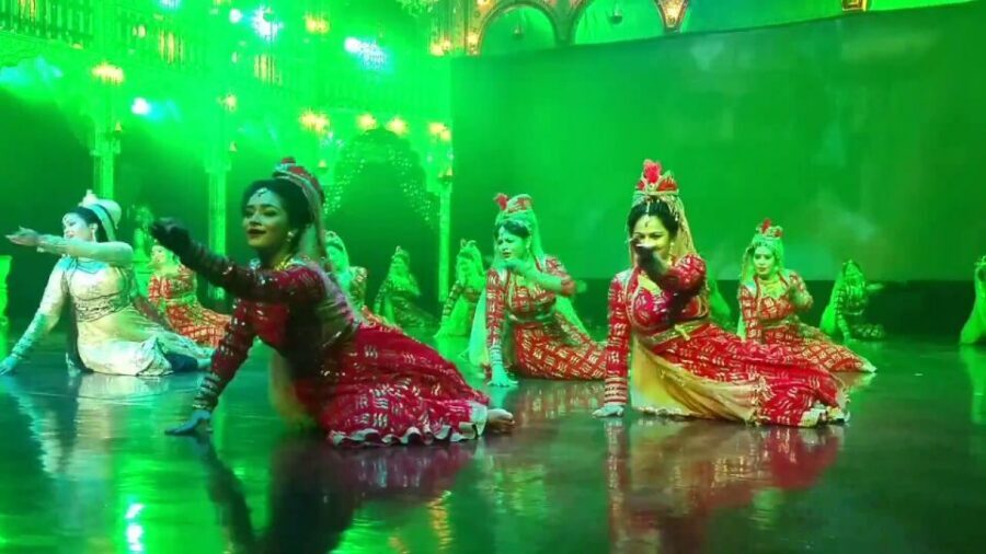 Agra: Mohabbat the Taj show tickets and agra transfers - Inside the show: court drama, romance, and lots of motion