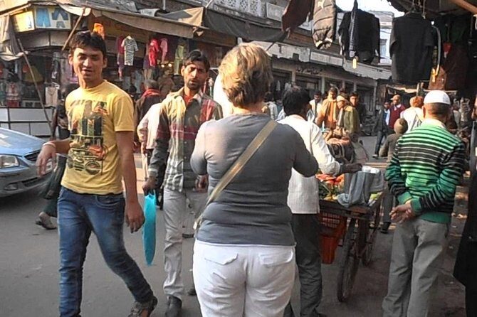 Agra Old City & Bazaar Tour, With Taj mahal & Fort. - Meeting point, pickup, and how you’ll move around Agra