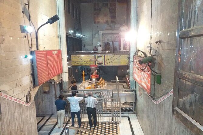 Agra Old City Walking Tour, Private Heritage walking Guided Tour - Jama Masjid: a major Mughal mosque with a Friday-prayer feel
