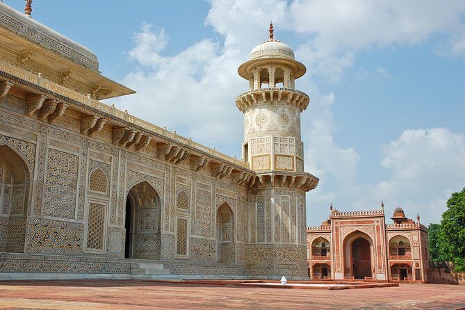 Agra Private City Tour: Customize your own - Agra Fort and Jama Masjid: the walled-city story