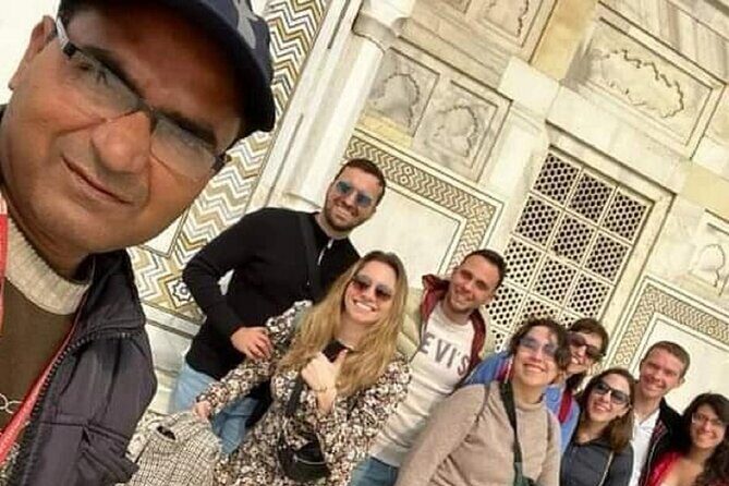 Agra: Skip the Line Taj Mahal and Agra Fort Private Tour - Guide and driver pairing: the difference between a tour and a day