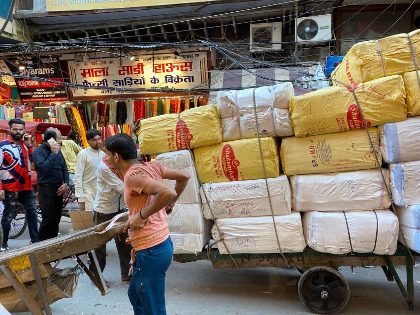 Agra: Street Food Tour with Spice Market on Tuk-Tuk Ride - Spice Market by rickshaw: more than shopping talk