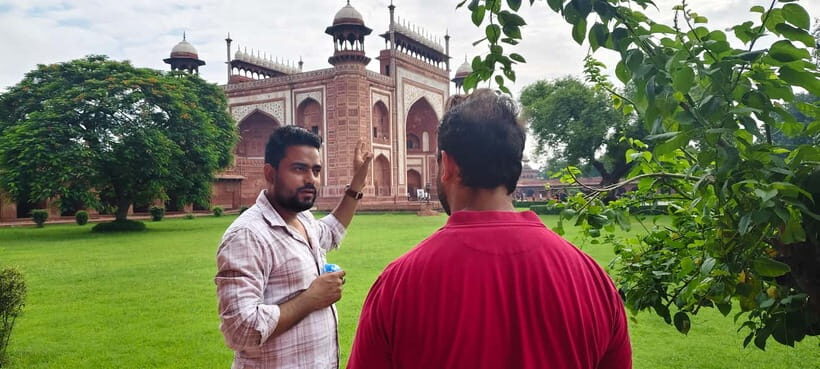 Agra: Taj Mahal, Agra Fort & Fatehpur Sikri Guided Tour - Pickup and transport: private AC means you can actually enjoy the ride
