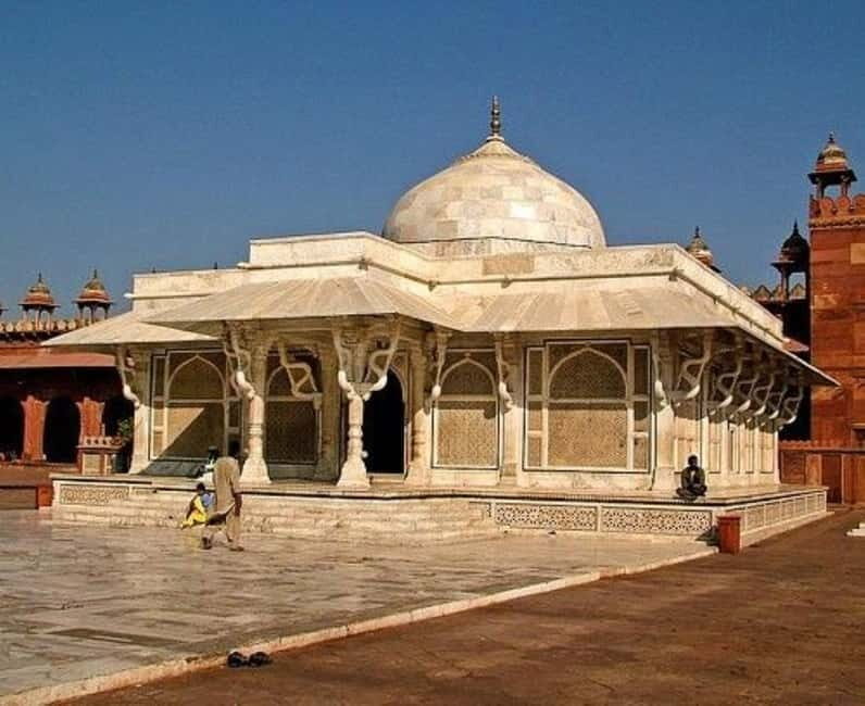 Agra: Taj Mahal, Agra Fort & Fatehpur Sikri Guided Tour - Agra Fort: red sandstone power, courtyards, and a chilling last chapter