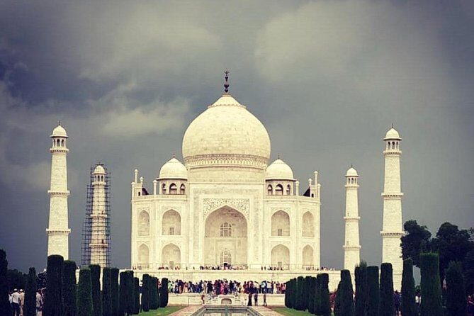 Agra: Taj Mahal and Mausoleum Guided Tour with Skip-the-Line - Inside the Taj Mahal: What Your Guide Helps You See