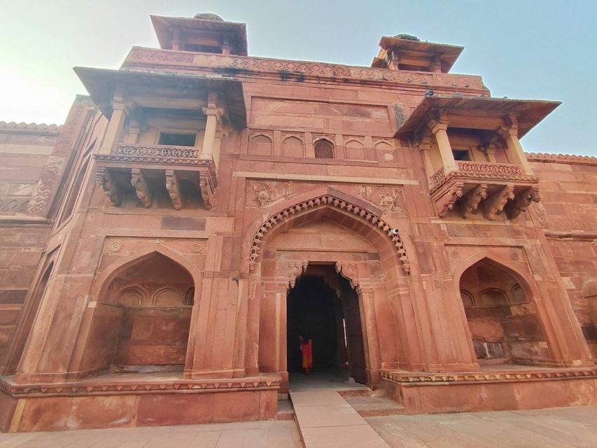 Agra to/from Jaipur with Chandboari Stepwell & Sikri Visits - Fatehpur Sikri: a guided walk that gives you a framework