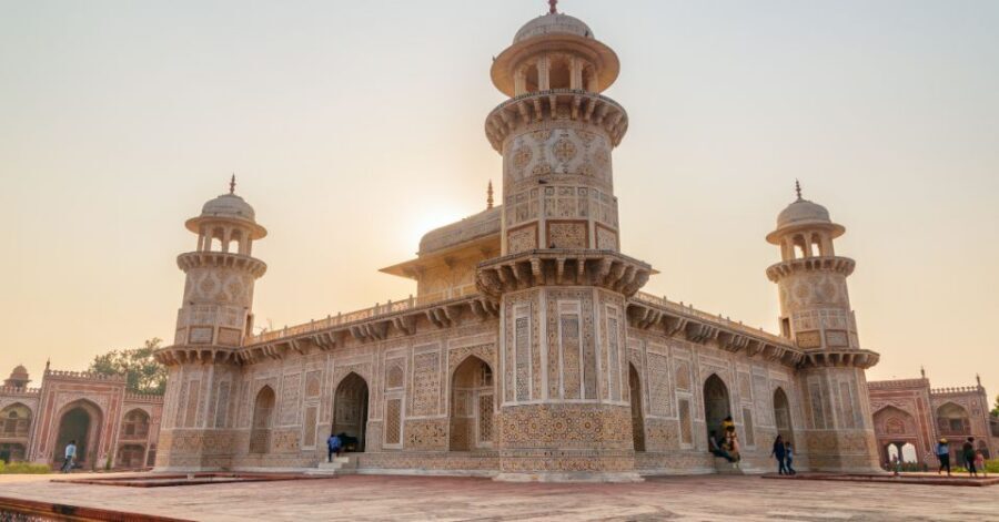 All Inclusive Private Taj Mahal Luxury Tour from Delhi - Taj Mahal in 3 Hours: Seeing More Than Postcard Angles