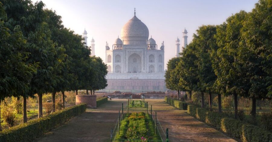 All Inclusive Private Taj Mahal Luxury Tour from Delhi - Agra Fort in 1 Hour: Mughal Power in Red Sandstone