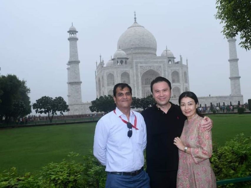 Book Govt. Approved Tour Guide For Taj Mahal & Fort - How the Govt-Approved Guide Changes Your Agra Day