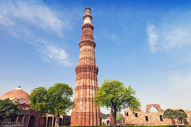 Delhi: Old and New Delhi Guided Private Tour - Qutub Minar: UNESCO power with built-in photo opportunities