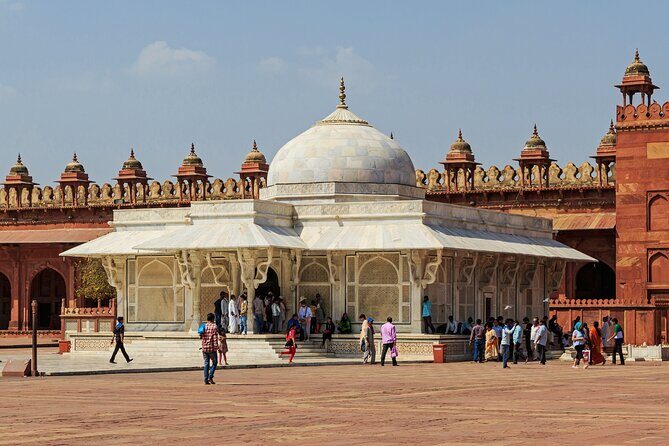 From Agra: Skip-the-Line Taj Mahal & Agra Fort Private Day Tour - Lunch at a 5-star hotel option: nice if you want an easy reset
