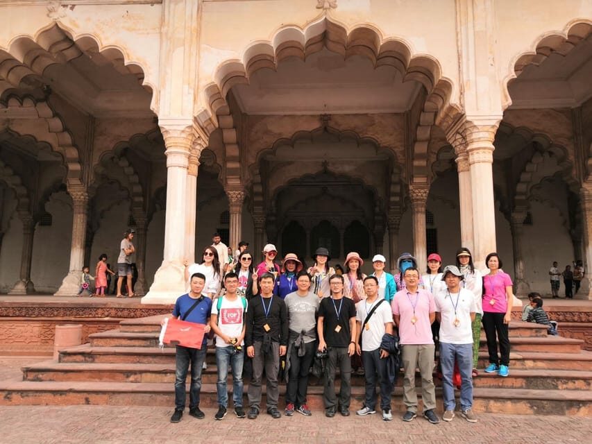 From Agra: Taj Mahal Tour w/ Elephant Conservation - Breakfast or buffet lunch: what the all-inclusive option really changes