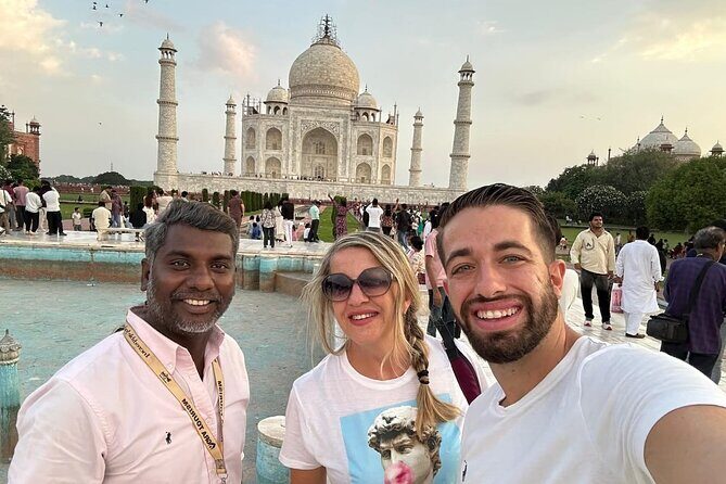 From Delhi: Luxury Group tour of Agra by Car- TOP RATED TOUR - Marble inlay workshop and handicraft gallery: seeing what the monuments are made of