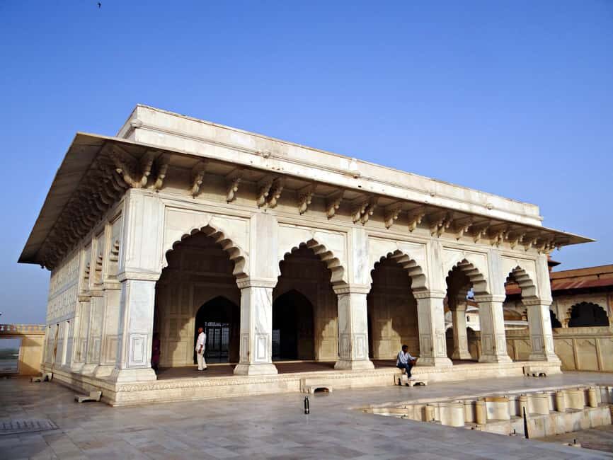 From Delhi: Private 2-Day Golden Triangle Luxury Tour - Agra Fort: where the Mughal story gets physical