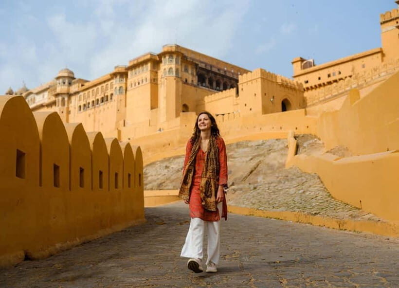 From Delhi: Private Full-Day Jaipur Highlights Tour - City Palace courtyards: where the royal mood becomes real