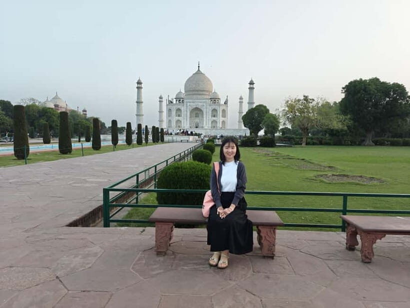 From Delhi: Private Layover Taj Mahal Day Tour By Car - Guides and drivers: what to expect from the people side