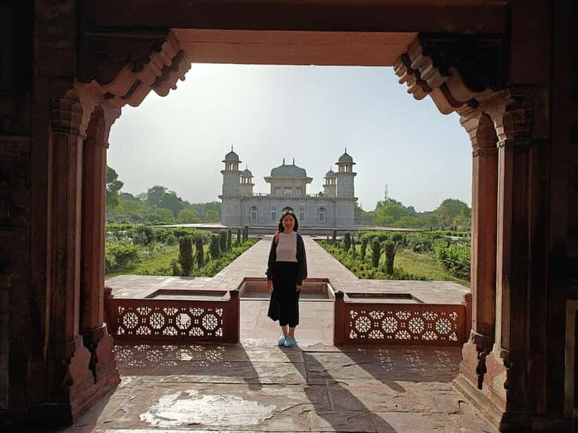 From Delhi: Private Layover Taj Mahal Day Tour By Car - How a 10-hour Agra day actually works from Delhi