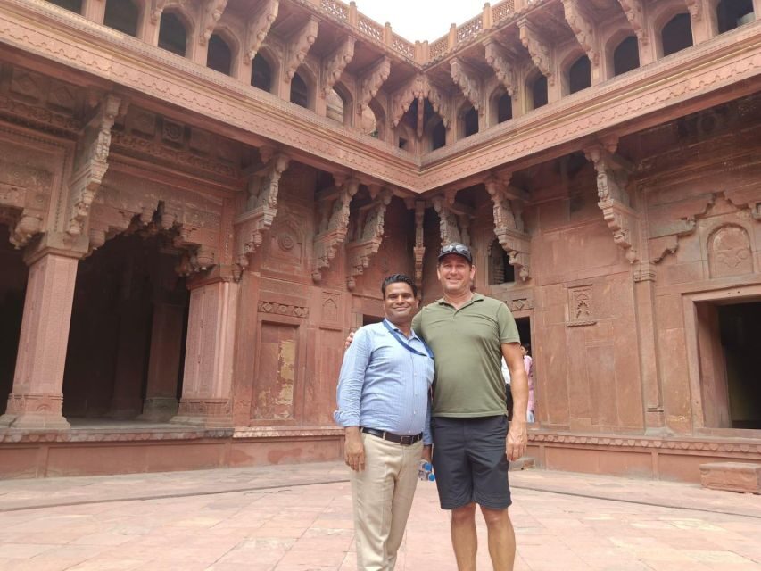 From Delhi: Private Layover Taj Mahal Day Tour By Car - Lunch at DoubleTree by Hilton Agra: where the day resets