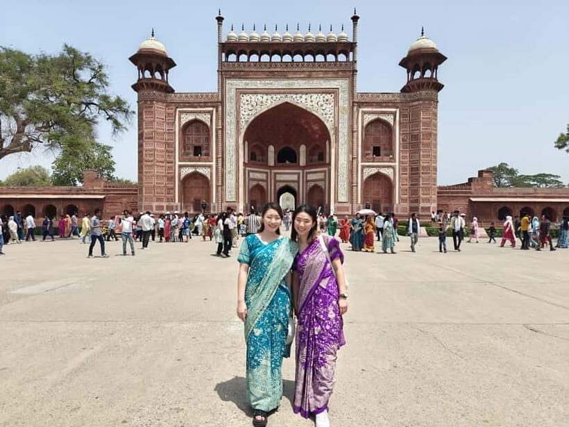 From Delhi: Private Layover Taj Mahal Day Tour By Car - Agra Fort: an hour that hits hard if you go with a guide