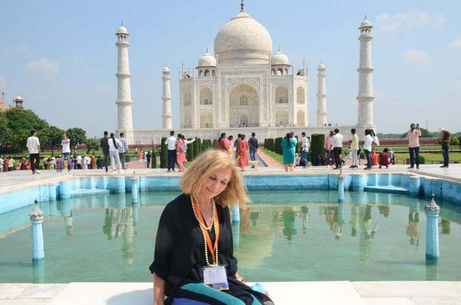 From Delhi: Private Taj Mahal & Agra Tour with 5-Star Lunch - Agra Fort: Red Sandstone Meets Design Crossroads