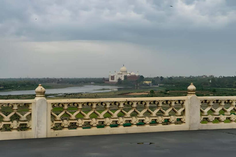 From Delhi: Same Day Taj Mahal & Agra Day Tour by Car - Agra Fort: Mughal power you can walk through