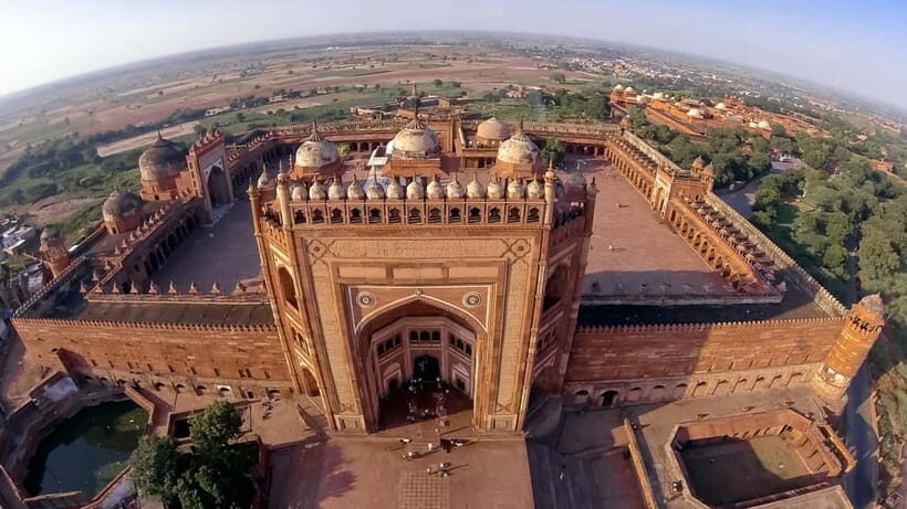 From Delhi: Taj Mahal & Agra With Fatehpur Sikri Day Tour - Fatehpur Sikri: Walking Through Akbar’s Abandoned Capital