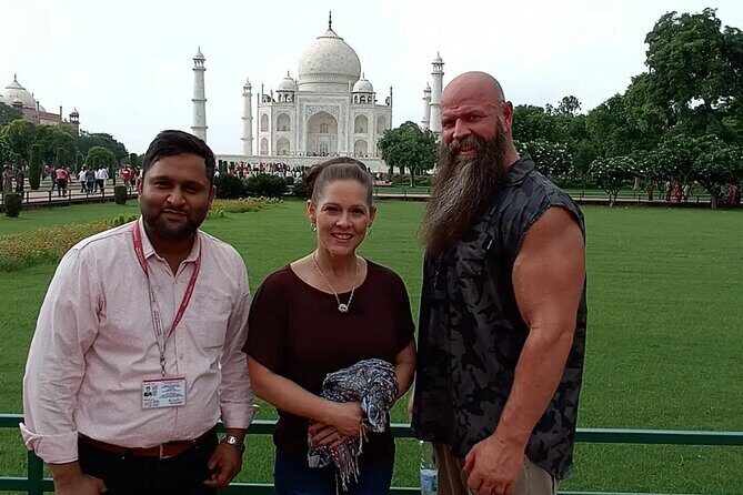 From Delhi Taj Mahal and Agra Tour by Car - The Delhi to Agra drive: comfort on Yamuna Expressway