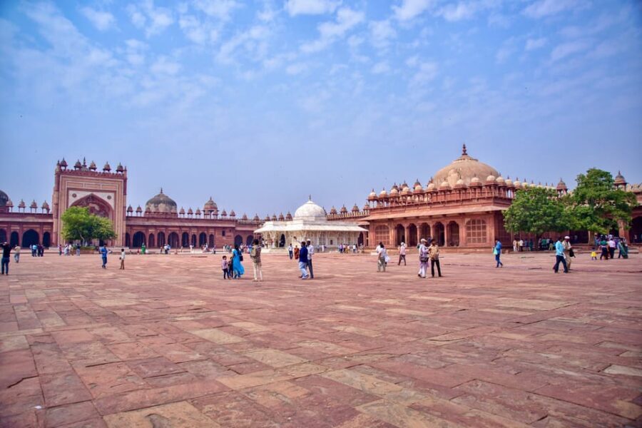 From Delhi: Taj Mahal Sunrise, Agra Fort & Baby Taj Day Tour - Private AC car + professional guide: how the day stays manageable