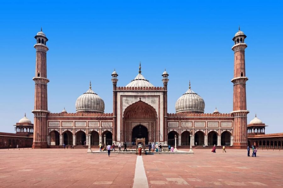 From Delhi: Taj Mahal Sunrise, Agra Fort & Baby Taj Day Tour - The 5-star breakfast or lunch stop: eating without losing the day