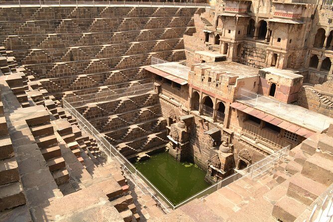 Guided Fatehpur Sikri & Abhaneri Tour From Agra To Jaipur By Car - Fatehpur Sikri: what the guide actually helps with