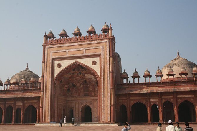 Guided Fatehpur Sikri & Abhaneri Tour From Agra To Jaipur By Car - Picking up in Agra and riding to Fatehpur Sikri