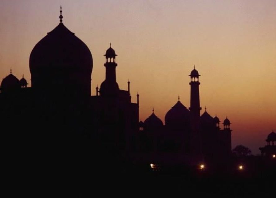 Guided Sunset Tour Of Taj Mahal with Skip-The-Line Entry - Why the sunset timing works (and when it doesn’t)