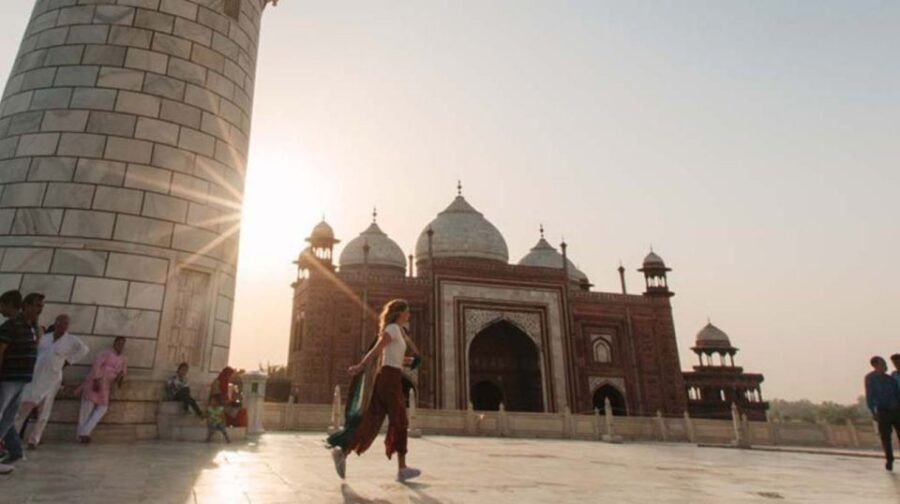 Guided Sunset Tour Of Taj Mahal with Skip-The-Line Entry - The two-hour guided visit: what to focus on