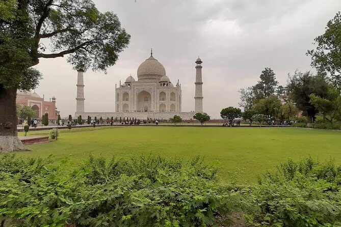 Private 3-Day Ranthambhore Tiger Tour from Agra ending in Jaipur - Jaipur after the jungle: Amber, Jal Mahal photos, Hawa Mahal photos, and Jantar Mantar