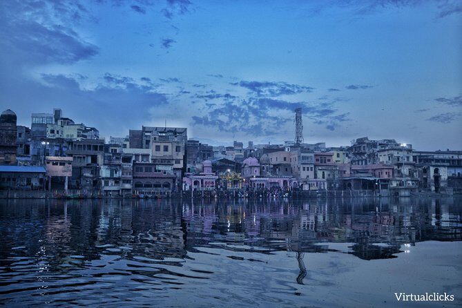 Private Exclusive Mathura & Vrindavan Tour from Agra (All-Inclusive) - Madan Mohan Ji and the Vaishnava thread of the day