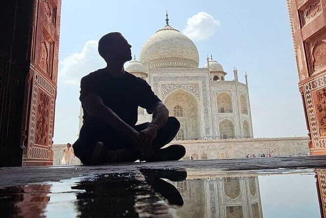 Private Guided Taj Mahal Same-Day/ Sunrise Tour from Delhi by Car - New Delhi Segment: Early Day Planning Without Ticket Hassles