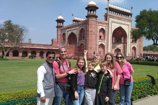 Private Tour Guide for Taj Mahal and Agra Fort - Pickup, meeting point, and how logistics affect the whole day
