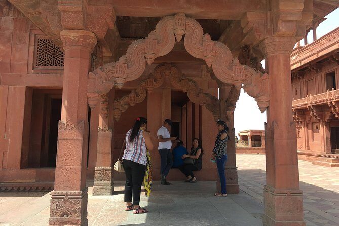 Private Transfer From Agra To Jaipur with Fatehpur Sikri - Who should book this transfer (and who should not)