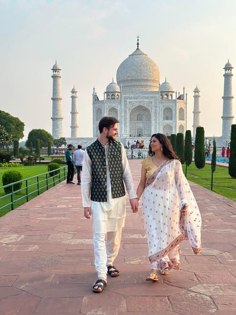 Rent a sari or kurta pajama for Taj Mahal visit & picture - Practical Tips Before You Go (So You Feel Confident in Photos)