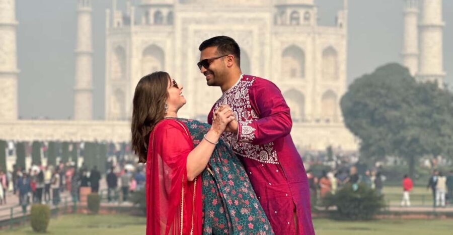 Rent a sari or kurta pajama for Taj Mahal visit & picture - Choosing Colors and Getting the Fit Right (Sari and Kurta Details)
