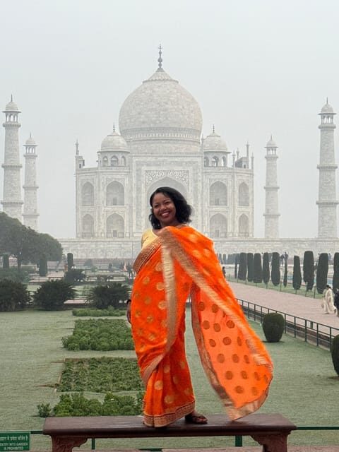 Rent a sari or kurta pajama for Taj Mahal visit & picture - Skipping the Crowds with a Separate Entrance