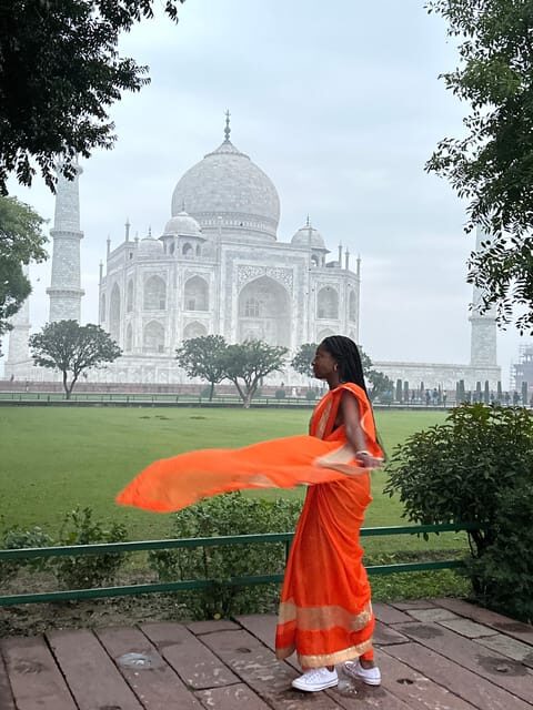 Rent a sari or kurta pajama for Taj Mahal visit & picture - Returning the Outfit: Keep the Memories, Avoid the Hassle