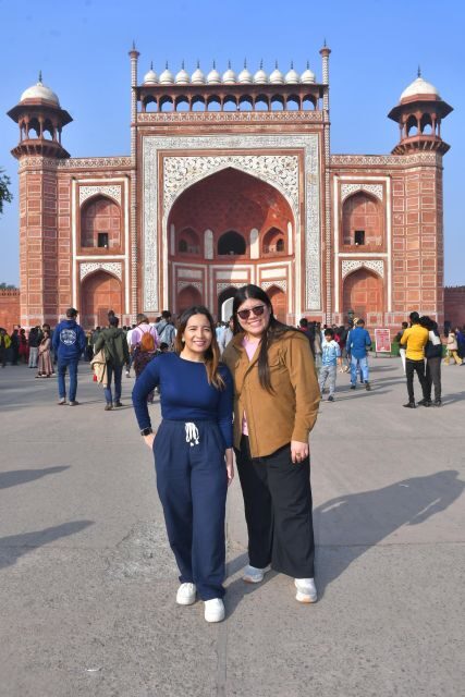 Same Day Agra/Taj Mahal Tour from Delhi – All Inclusive - Lunch at a 5-star hotel buffet: a real reset mid-day
