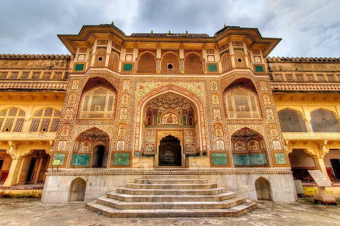 Same Day Agra Tour By Gatimaan Express Train from delhi - Taj Mahal time: how to make the late-morning window count
