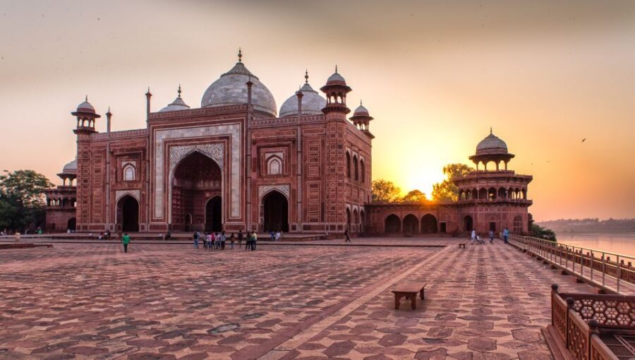 Same Day Taj Mahal, Agra Fort & Baby Taj Tour from Jaipur - Jaipur to Agra in a private AC car: what the 13 hours feel like