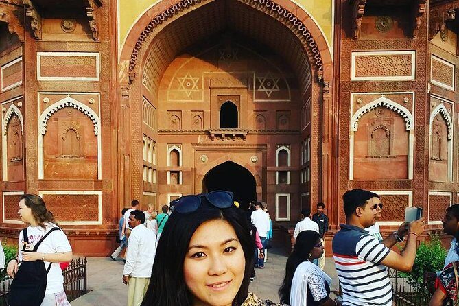 Skip-the-Line: Agra Fort Entrance Ticket with Guided Tour - Inside the fort: what you’ll actually see