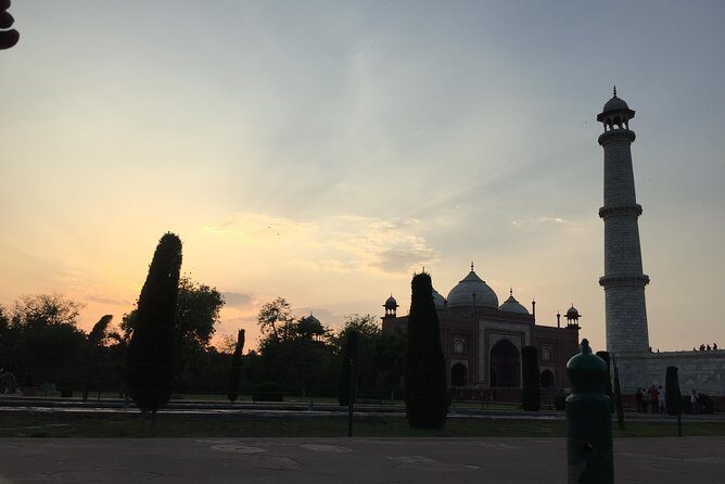 Sunrise Taj Mahal Tour With Female Tour Guide - Price and value: is $160 per group a good deal?