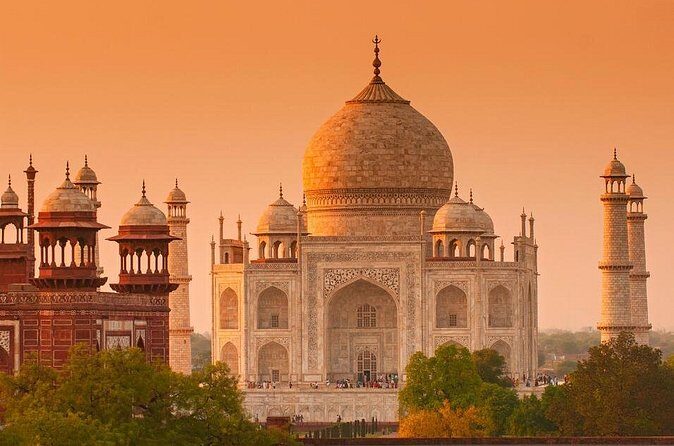 Taj Mahal & Agra Fort Tour from Agra City - Your private guide and AC chauffeur: comfort that matters in Agra