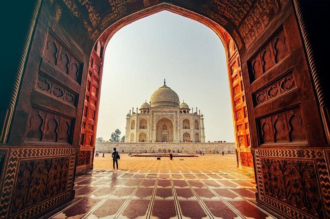 Taj Mahal & Agra Fort Tour from Agra City - Agra Fort in 2 hours: Mughal life behind the walls